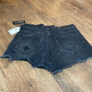 Blank NYC black🖤short Sz 26 inseam 3 inch  NWT🖤